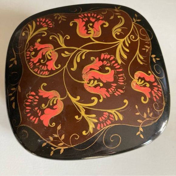 Vintage Hand Painted Metal Trinket Box - Picture 2 of 6